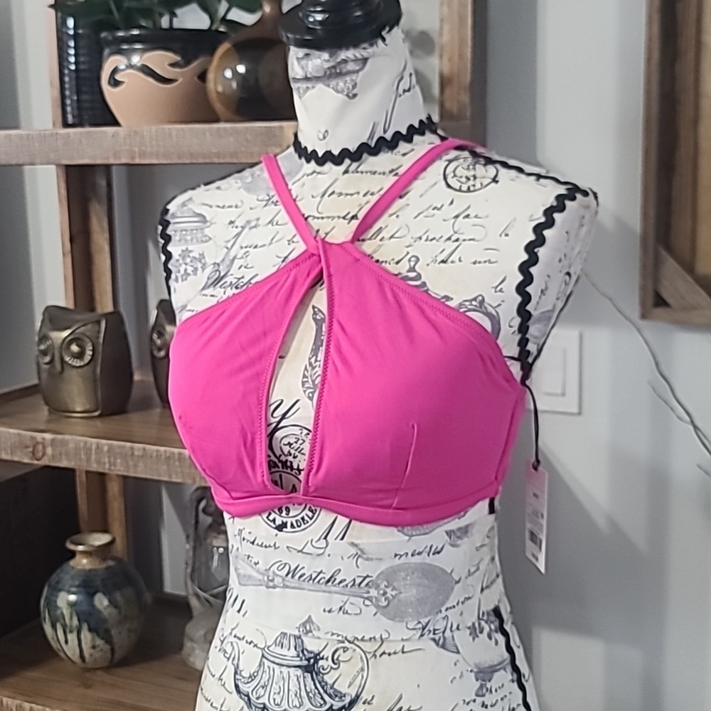 Shade & Shore Hot Pink Criss Cross With Underwire Bikini Top - Picture 2 of 9